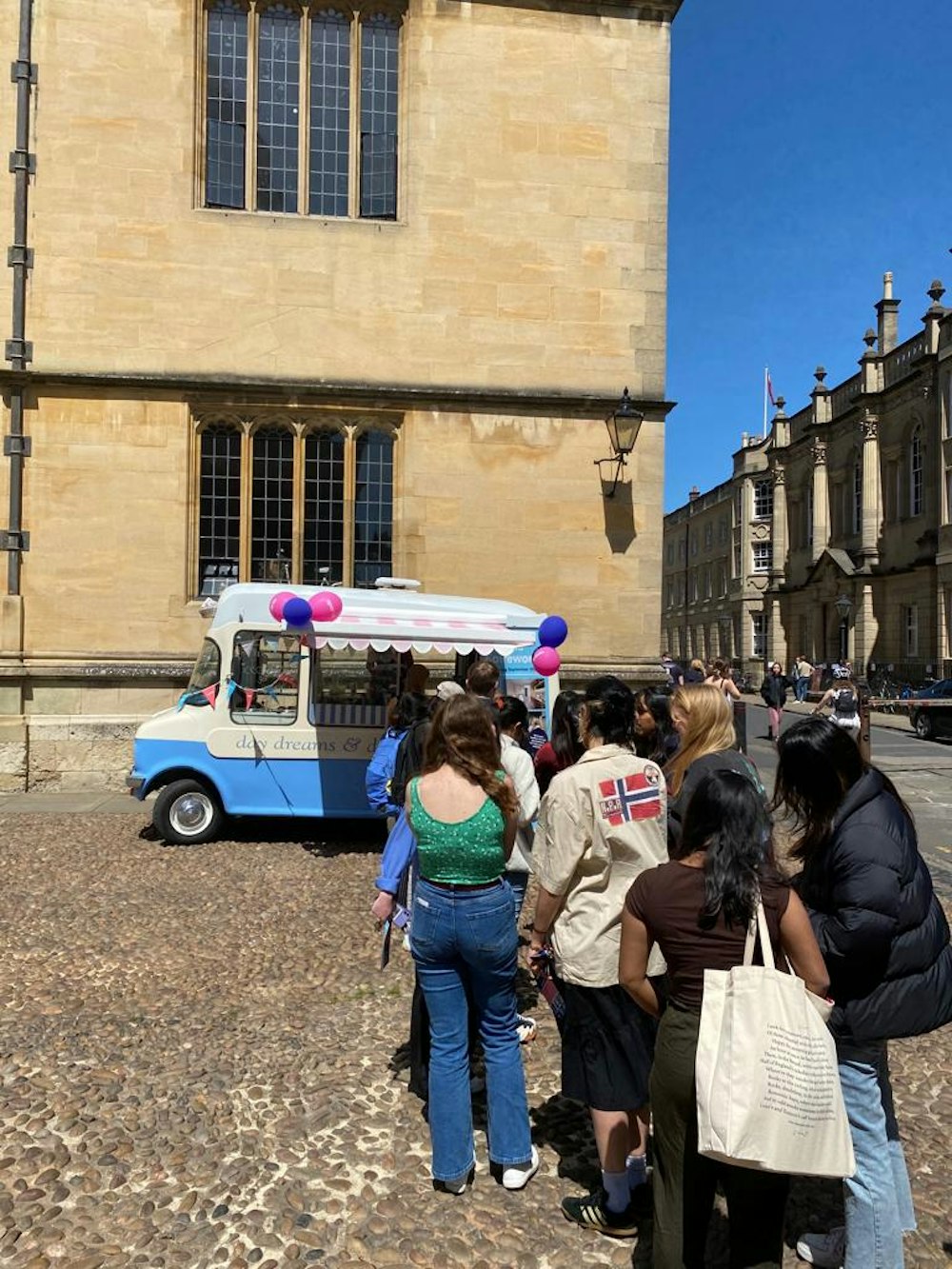 Hero image for supplier Lola Vintage Ice Cream Vans