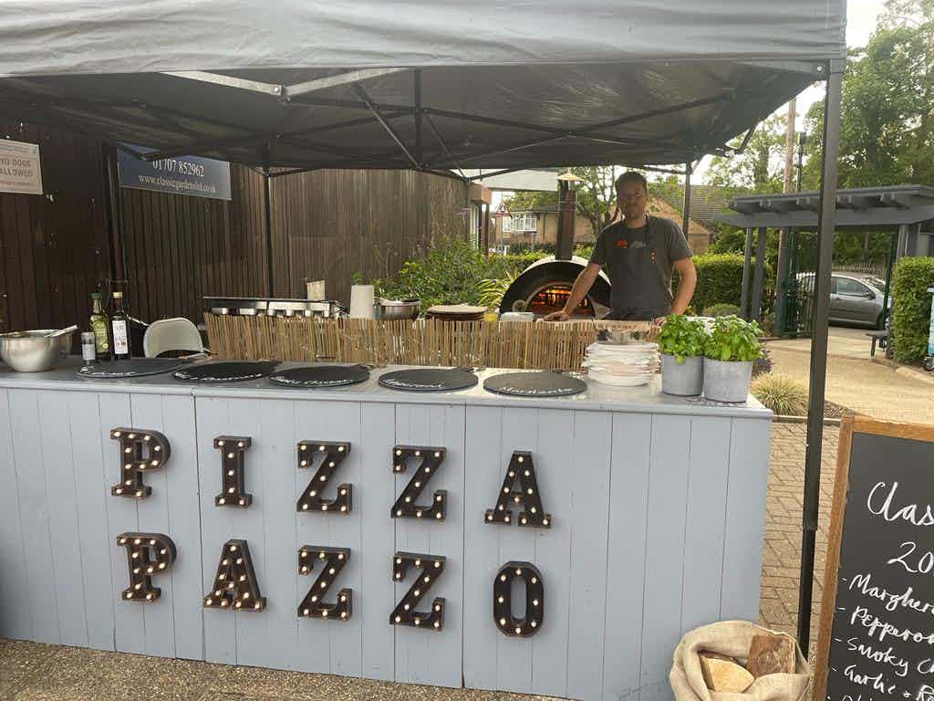 Hero image for supplier Pizza Pazzo