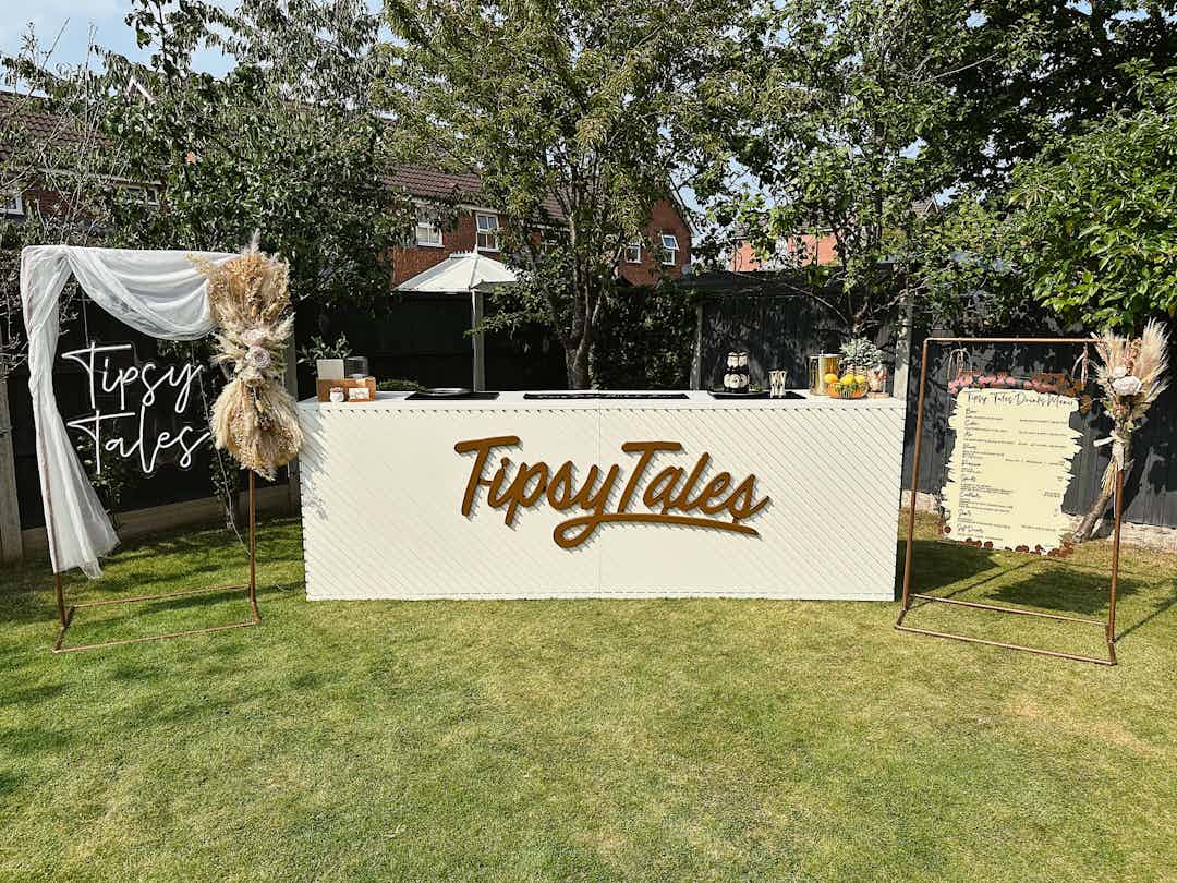 Hero image for supplier Tipsy Tales Mobile Bar 