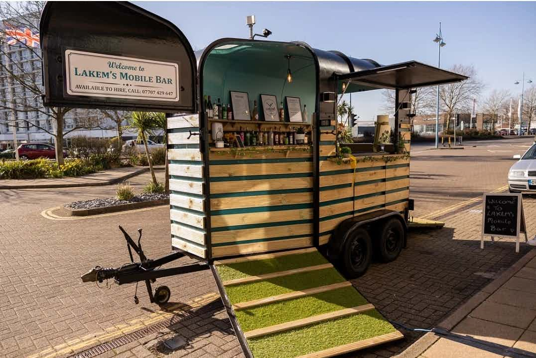 Hero image for supplier Lakem's Mobile Bar